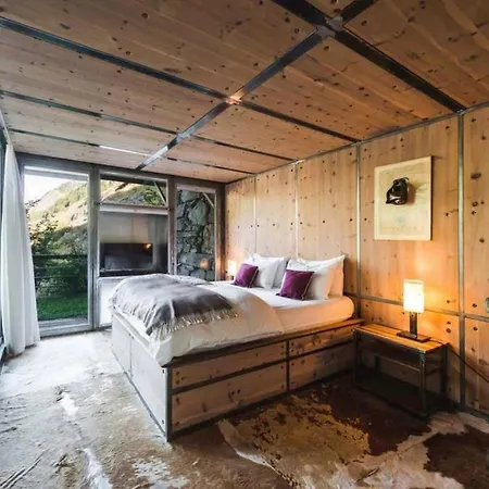 Julen Loftus Chic Mountain Sanctuary With Panoramic Views アパート